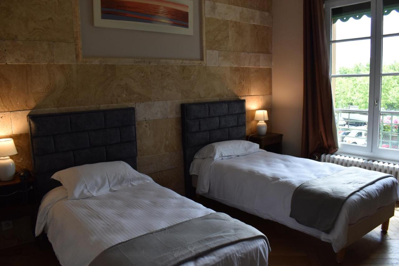Hotel Le Sauvage ตูร์นุส ภายนอก รูปภาพ