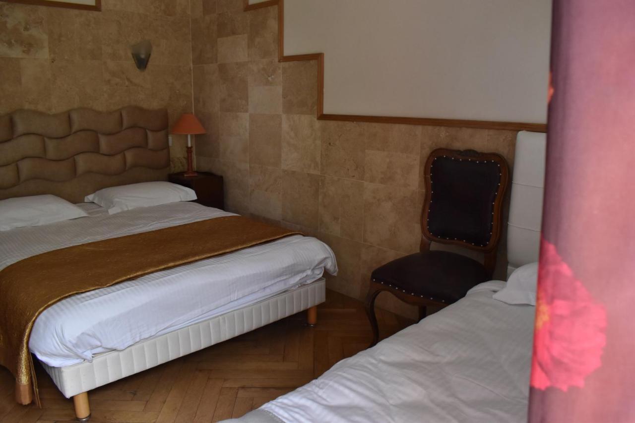 Hotel Le Sauvage ตูร์นุส ภายนอก รูปภาพ
