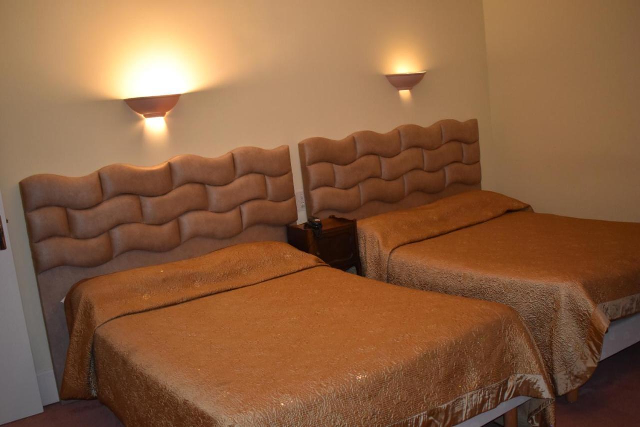 Hotel Le Sauvage ตูร์นุส ภายนอก รูปภาพ