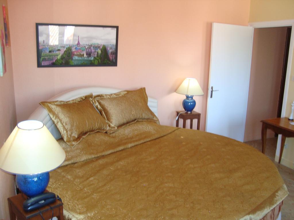 Hotel Le Sauvage ตูร์นุส ภายนอก รูปภาพ