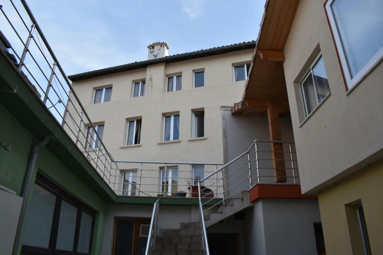 Hotel Le Sauvage ตูร์นุส ภายนอก รูปภาพ
