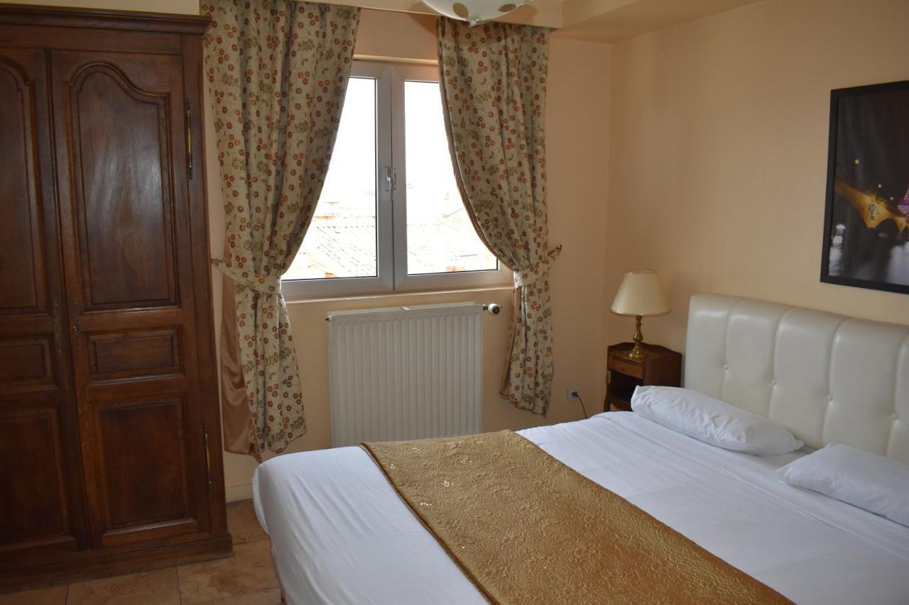Hotel Le Sauvage ตูร์นุส ภายนอก รูปภาพ