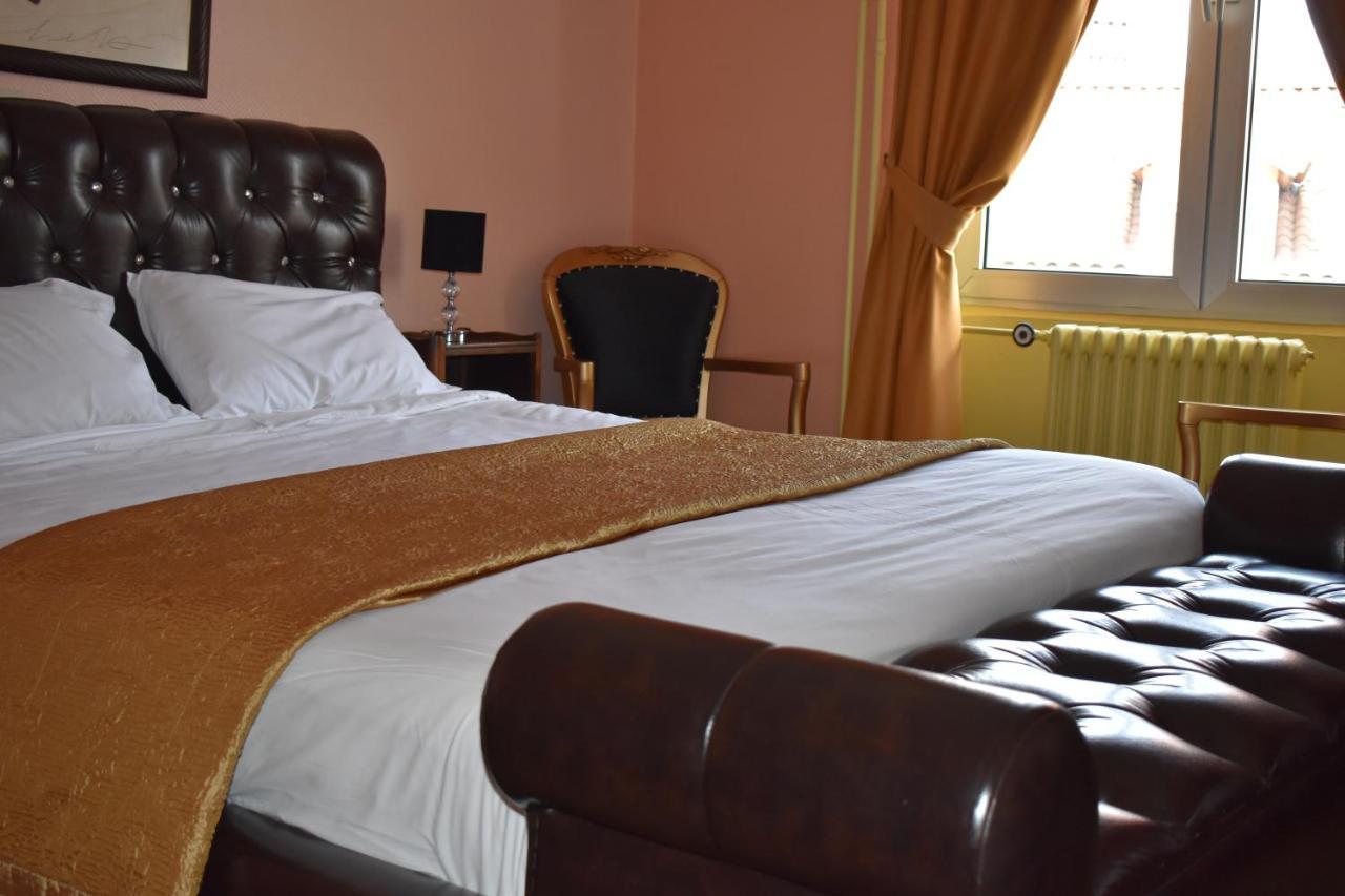 Hotel Le Sauvage ตูร์นุส ภายนอก รูปภาพ